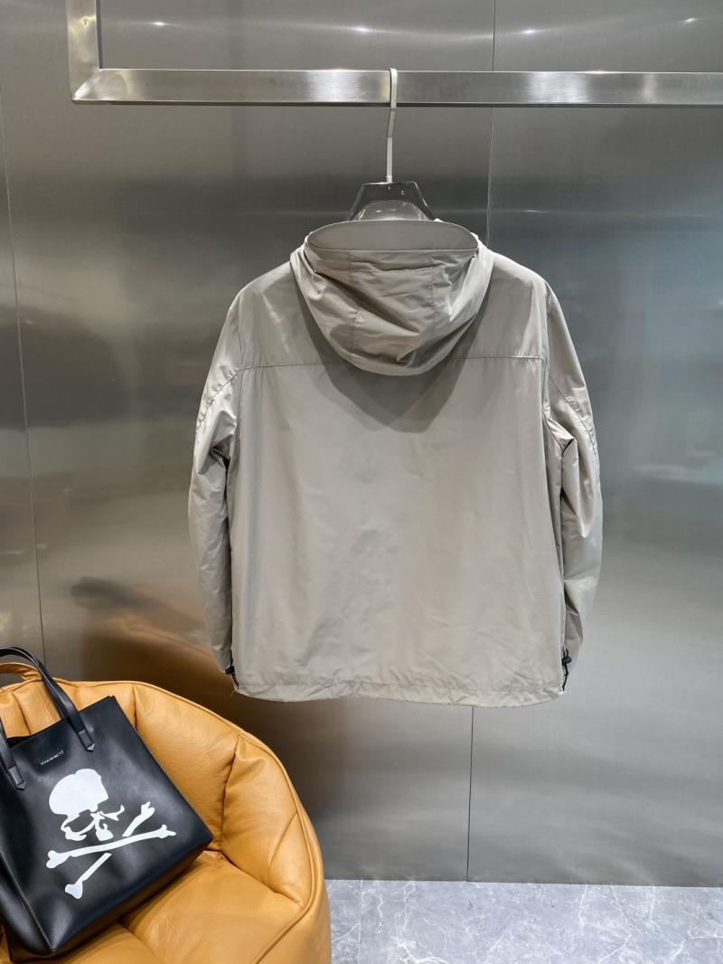 Pra*a outwear